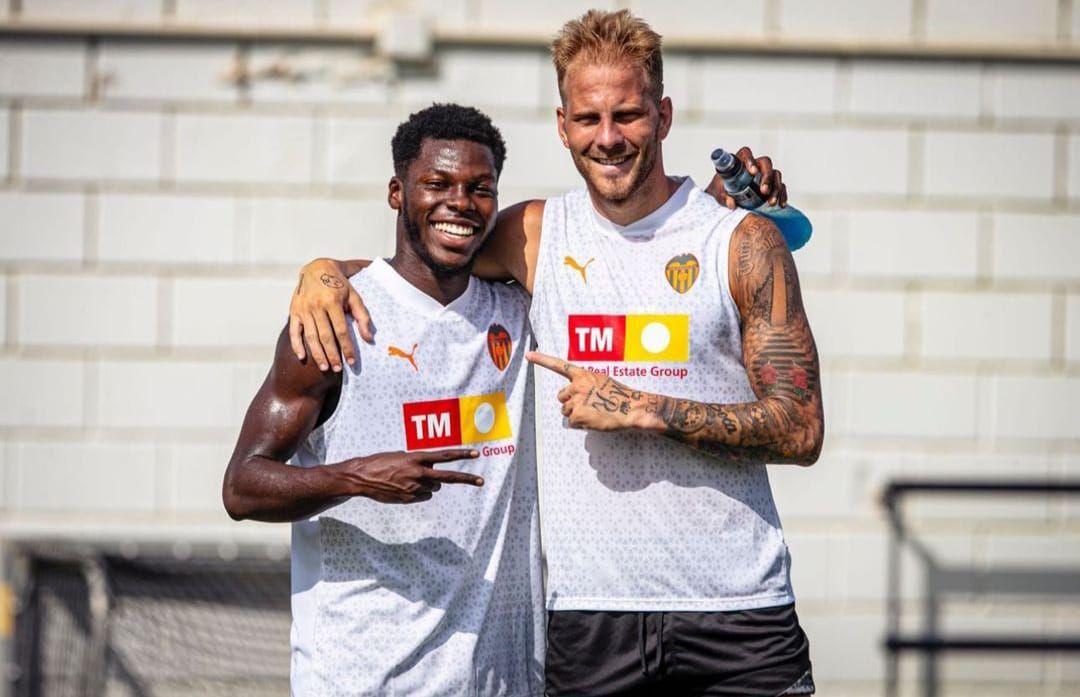 Yunus y Racic en un entrenamiento con el Valencia CF