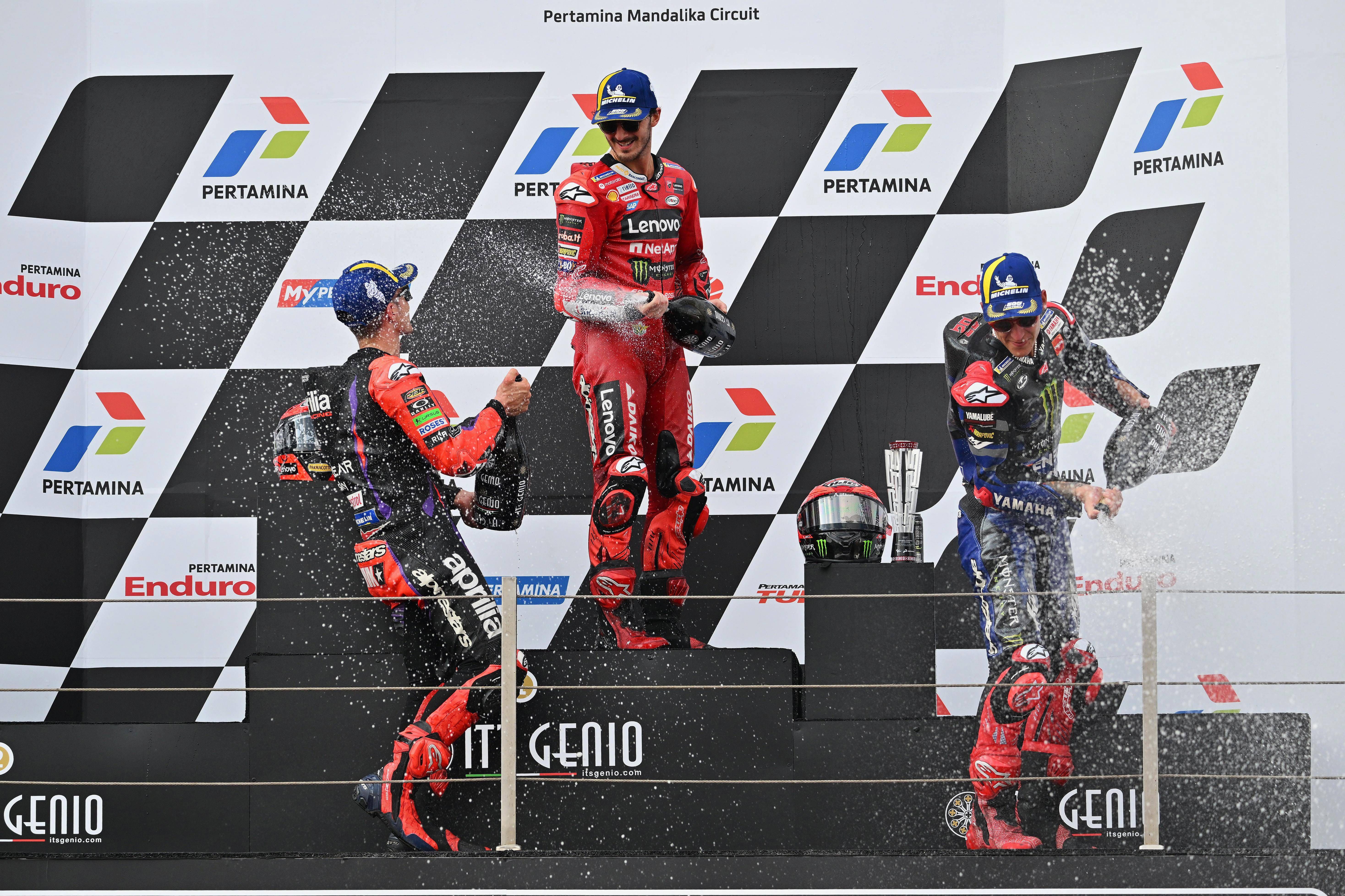  Pecco Bagnaia, Maverick Viñales y Fabio Quartararo, en el GP de Indonesia.