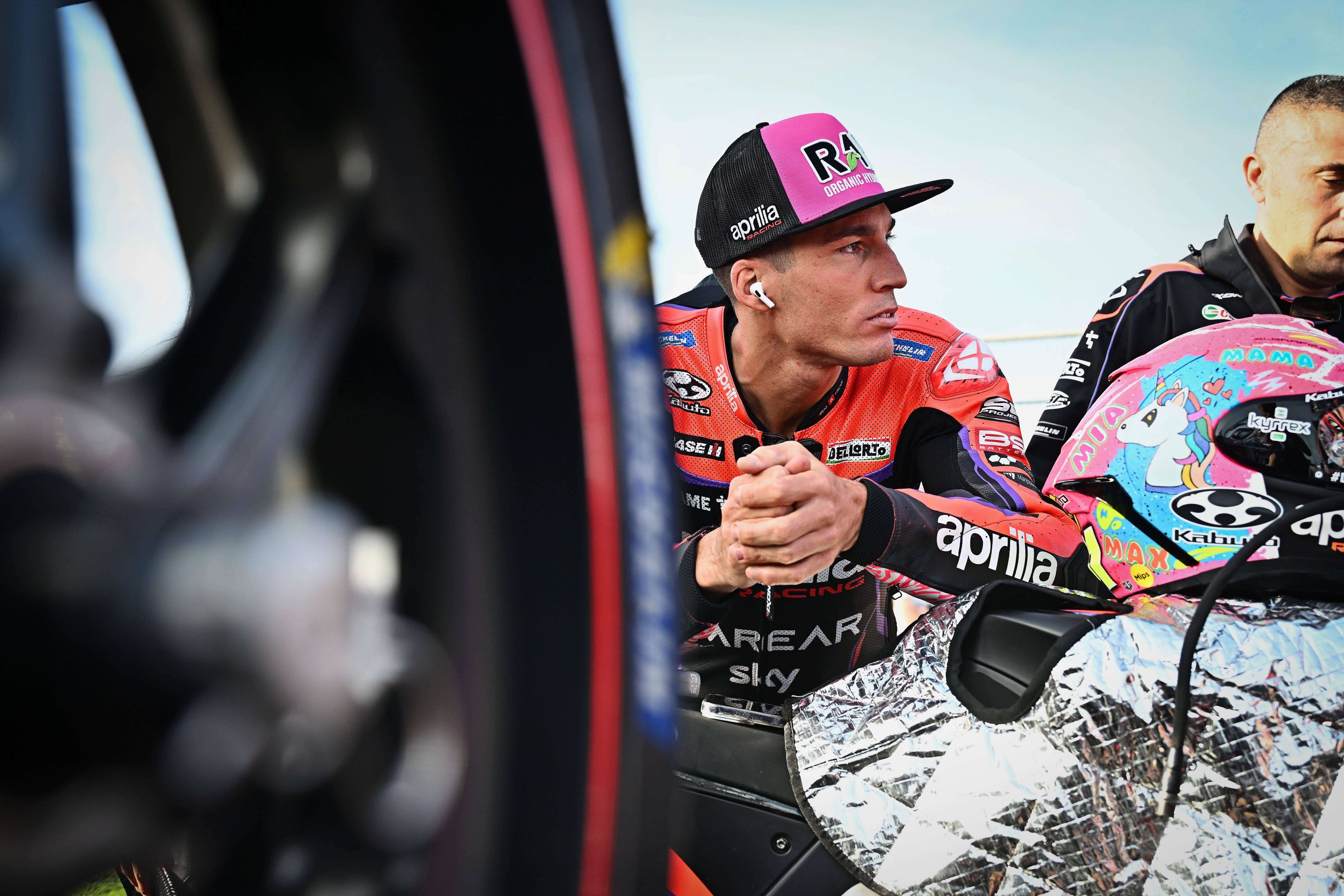  Aleix Espargaró, en unos test de Aprilia en Spa.