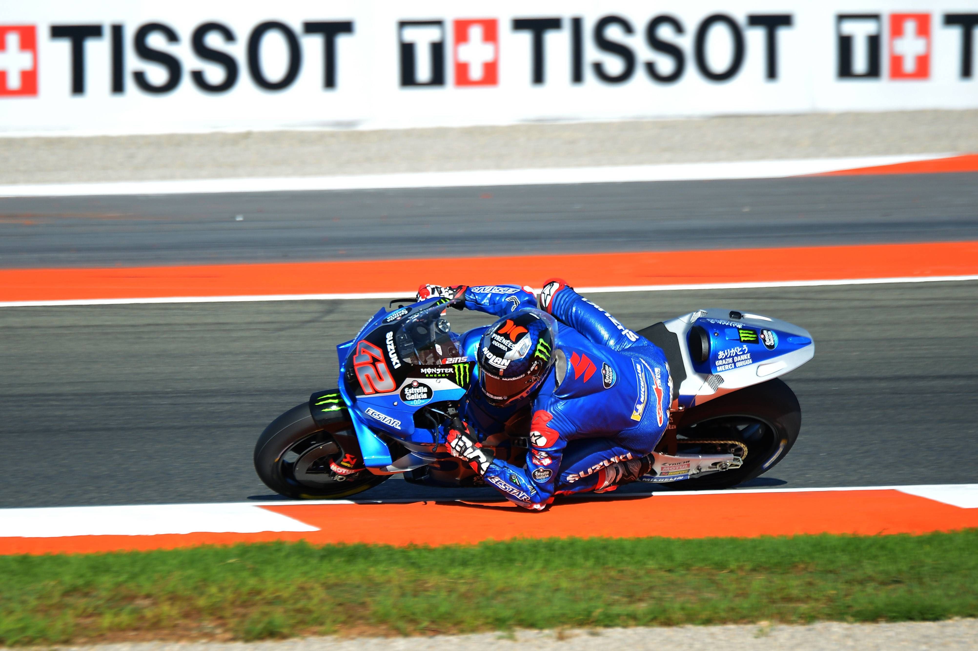  Alex Rins compitiendo con su anterior equipo Suzuki