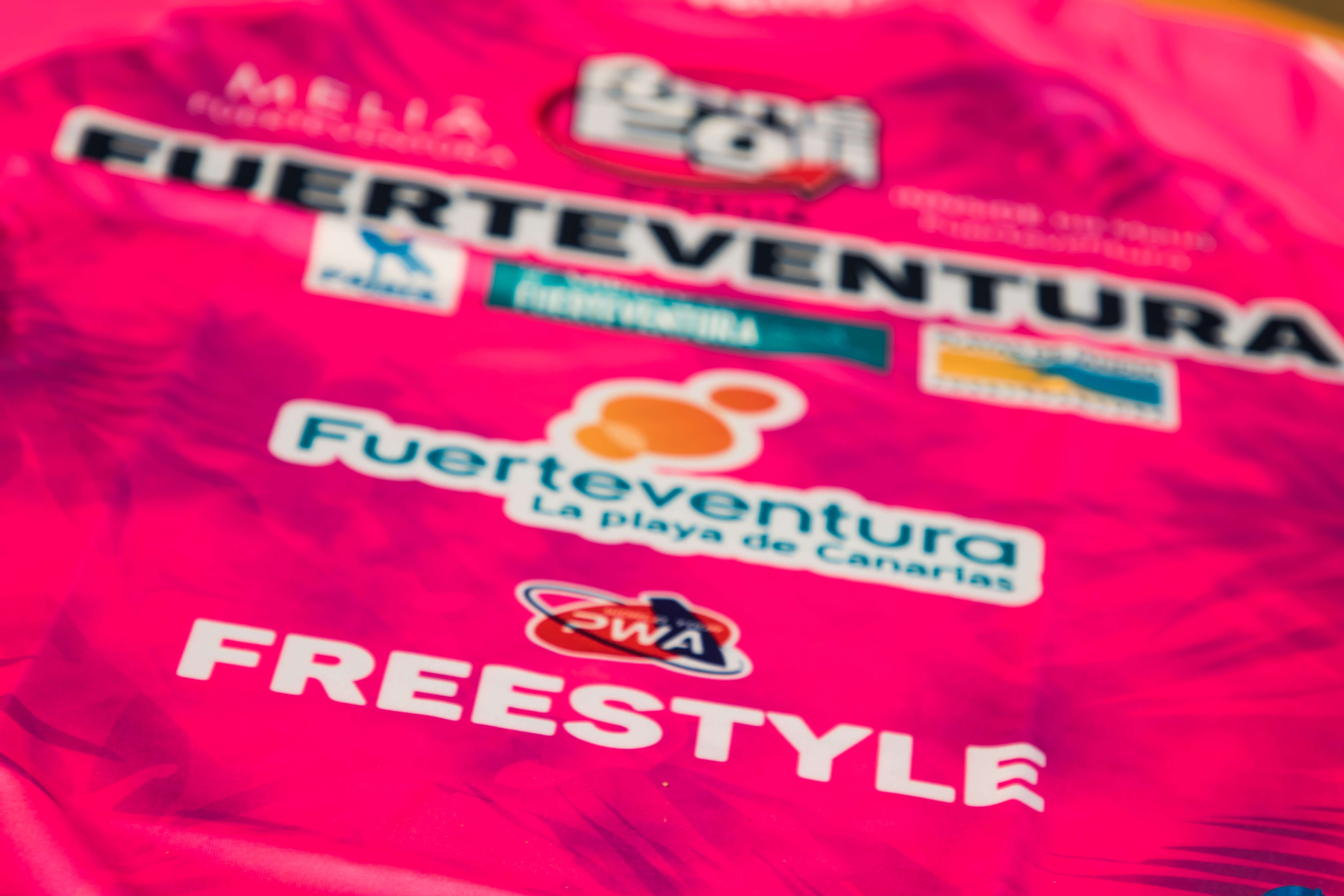 Camiseta de la Copa del Mundo de windsurf que se celebrará en Fuerteventura.