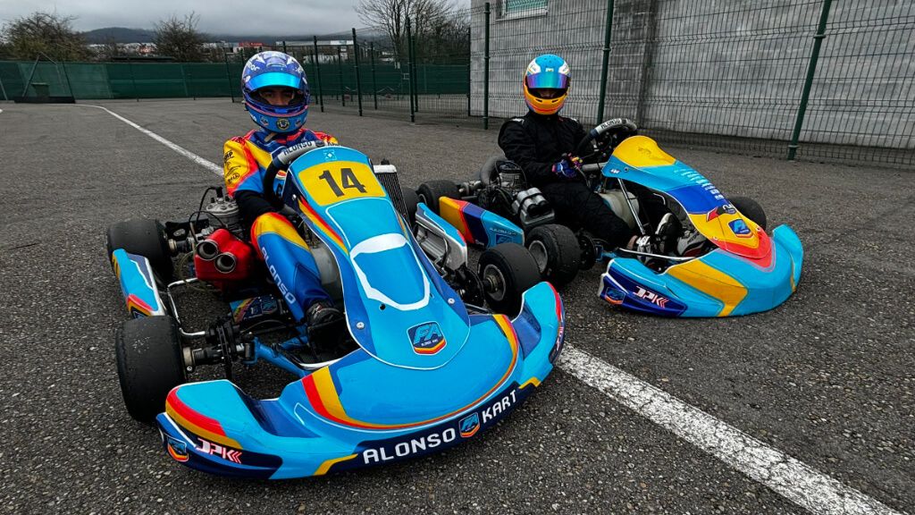 Fernando Alonso y Diego Ruiloba en los karts del asturiano (Redes sociales)