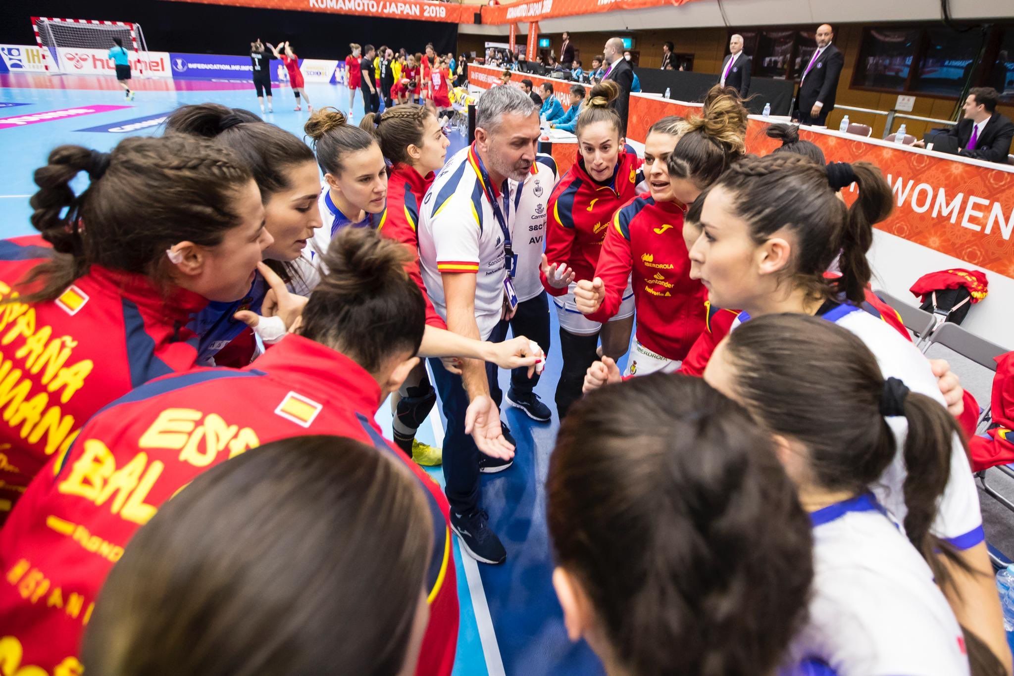  Arenga de las jugadoras de la selección española femenina de balonmano, las 'Guerreras'.