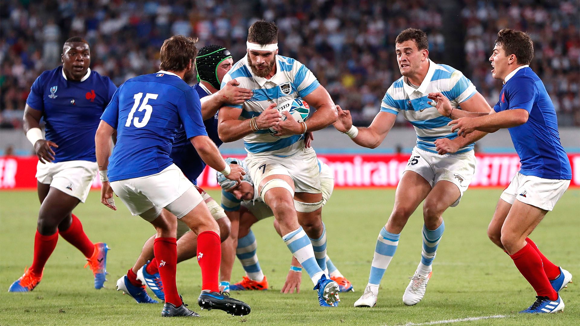 Los 'Pumas' de Argentina ante Francia en un Mundial de rugby.