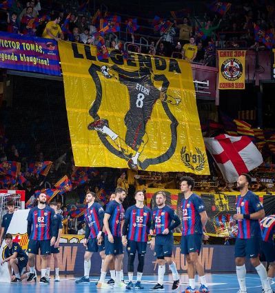  El tifo de Víctor Tomás en su despedida en el Palau.