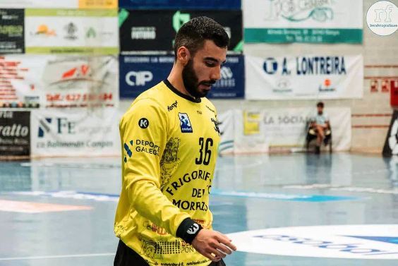  Gerard Forns con el Frigoríficos del Morrazo en la Liga Asobal.