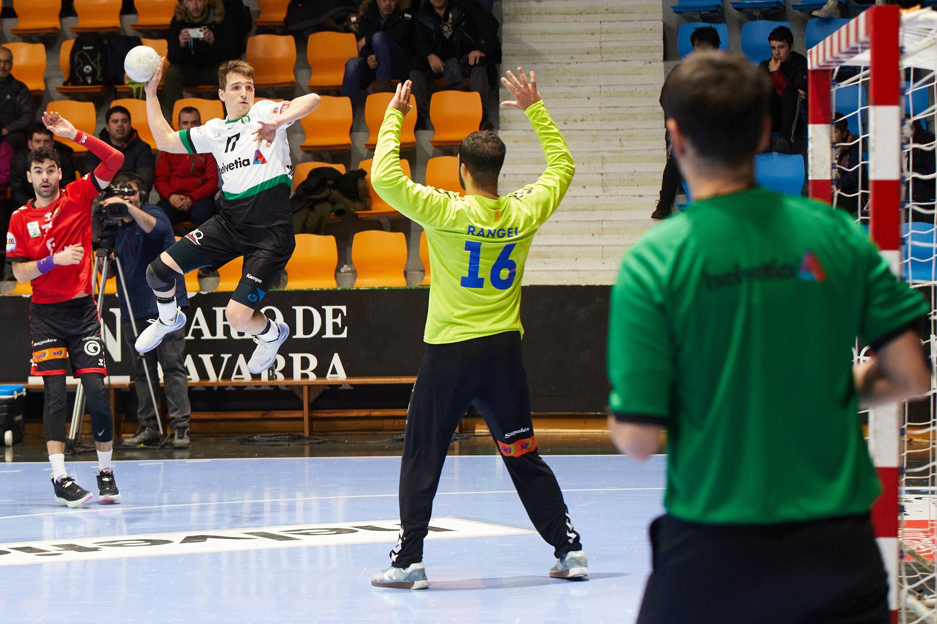  Carlos Chcarro, jugador de Elvetia Anaitasuna de la Liga Plenitude Asobal.