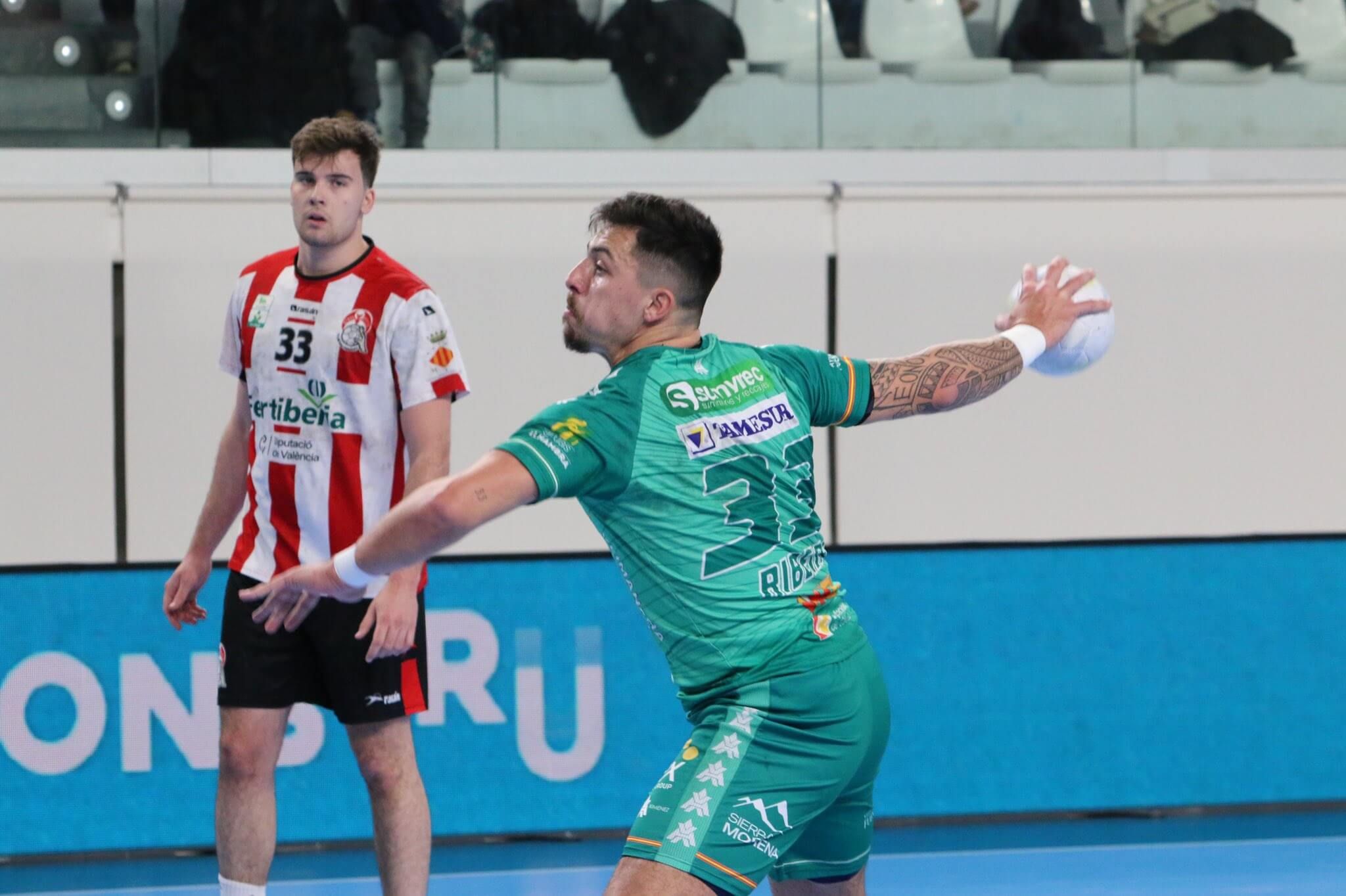  El Fertiberia cae en el último segundo contra el balonmano Puente Genil