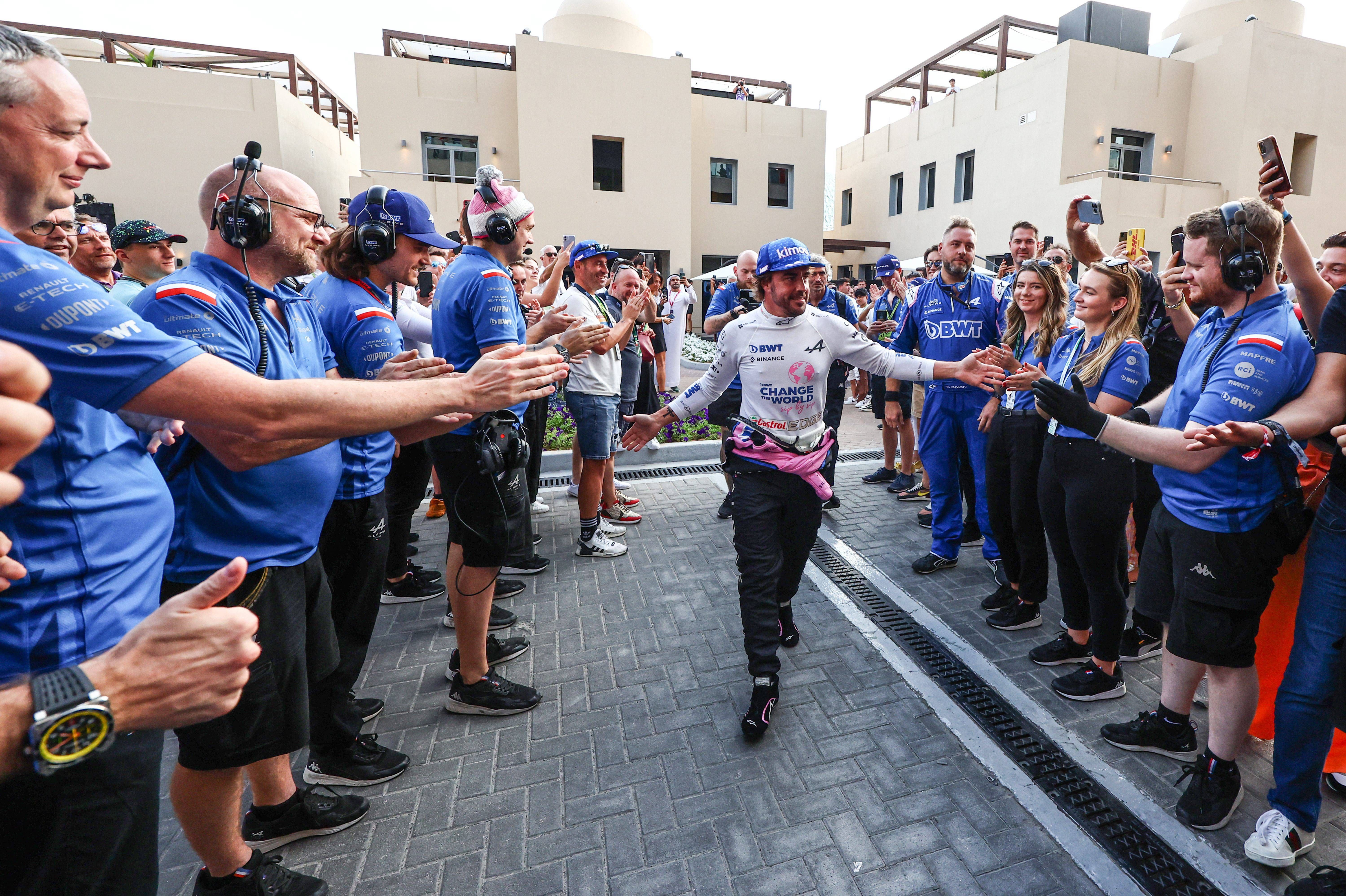  Fernando Alonso, en su última carrera con Alpine en Abu Dabi 2022 (Cordon Press)