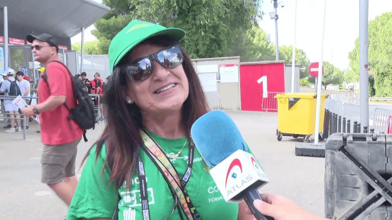  Aficionada de Fernando Alonso, en el Gran Premio de España