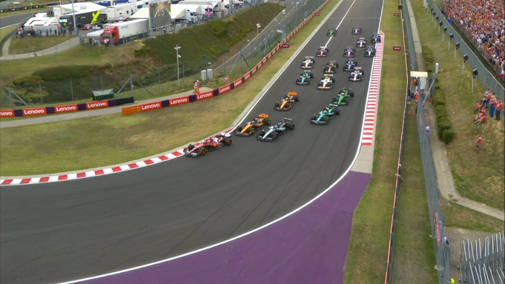  Salida del GP de Hungeía.