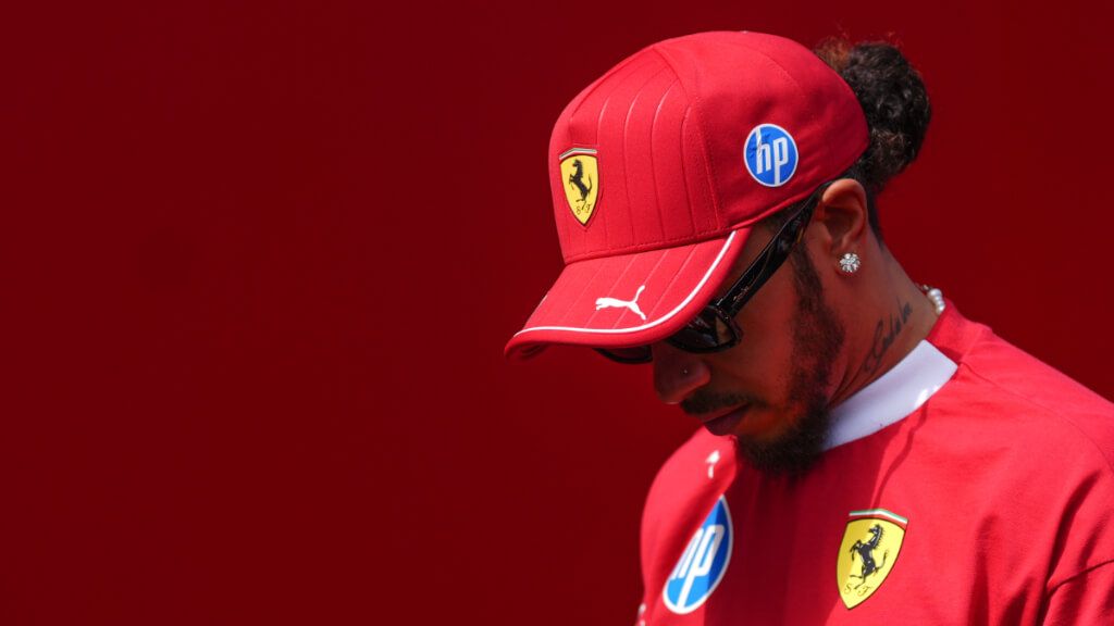  Lewis Hamilton con Ferrari.