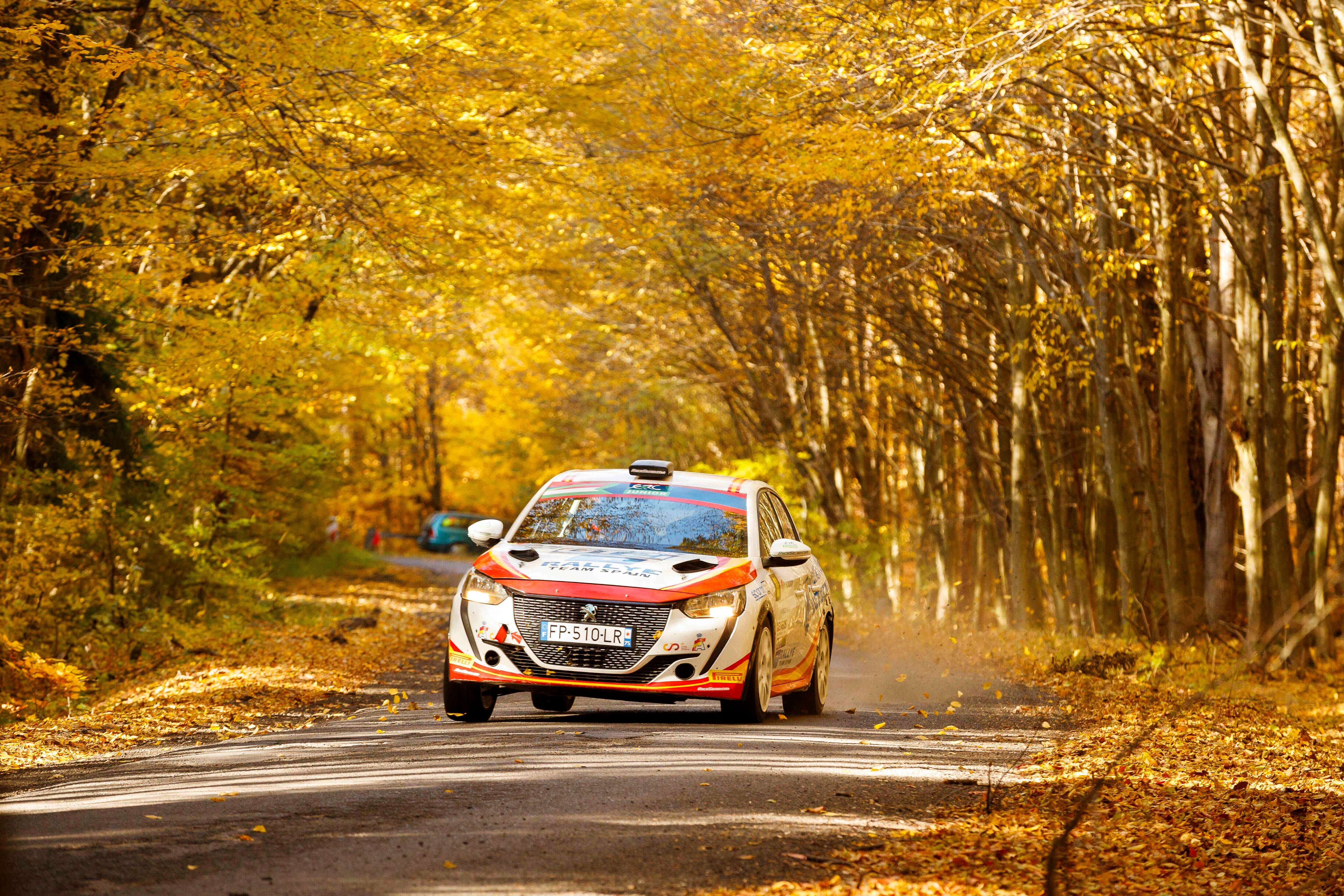  Alejandro Cachón a bordo del coche