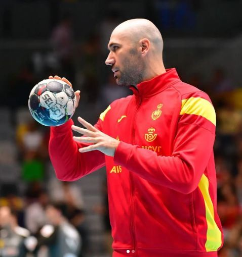 Joan Cañellas con la selección española de balonmano.