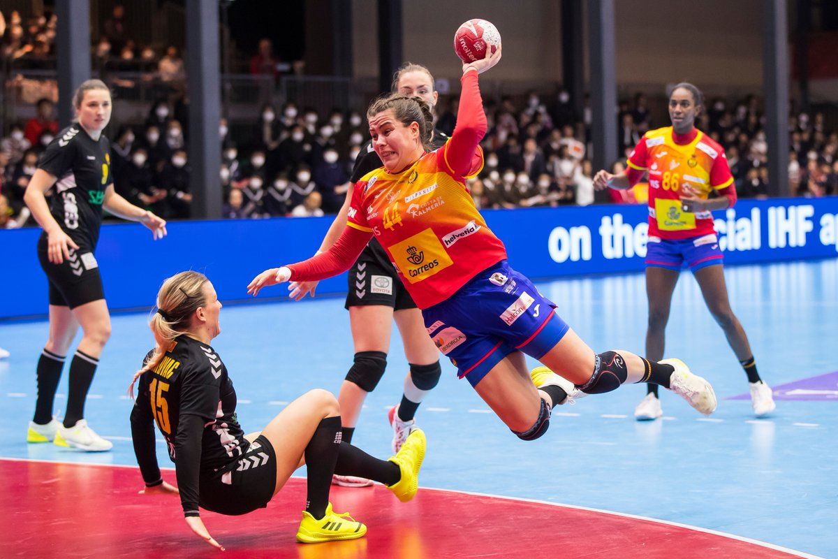 Jugada del partido entre España y Suecia en el Mundial de balonmano.