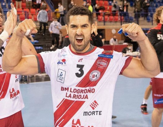  Leo Dutra con la camiseta del Logroño.