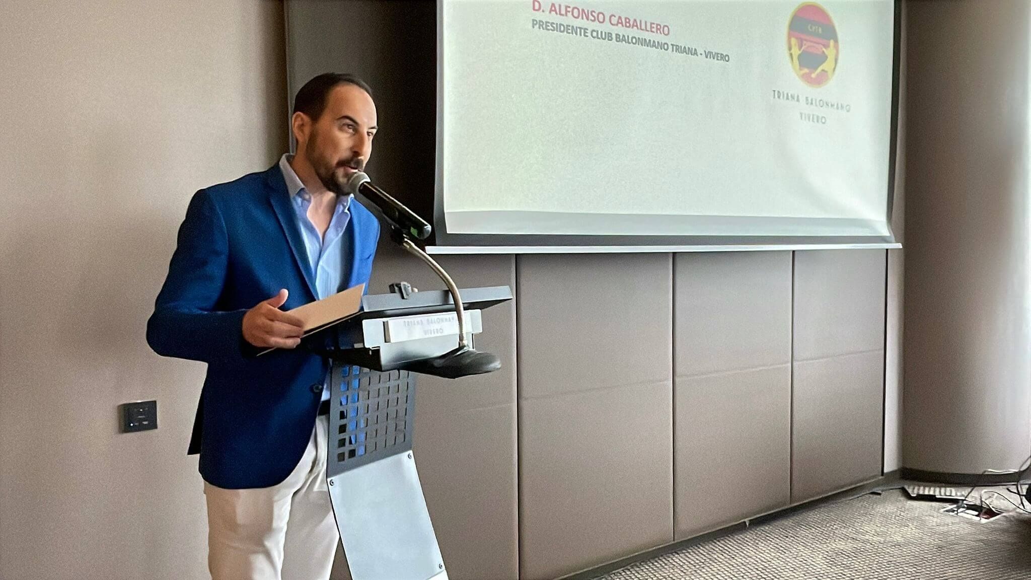 Alfonso Caballero, presidente del Club Triana Balonmano Vivero.