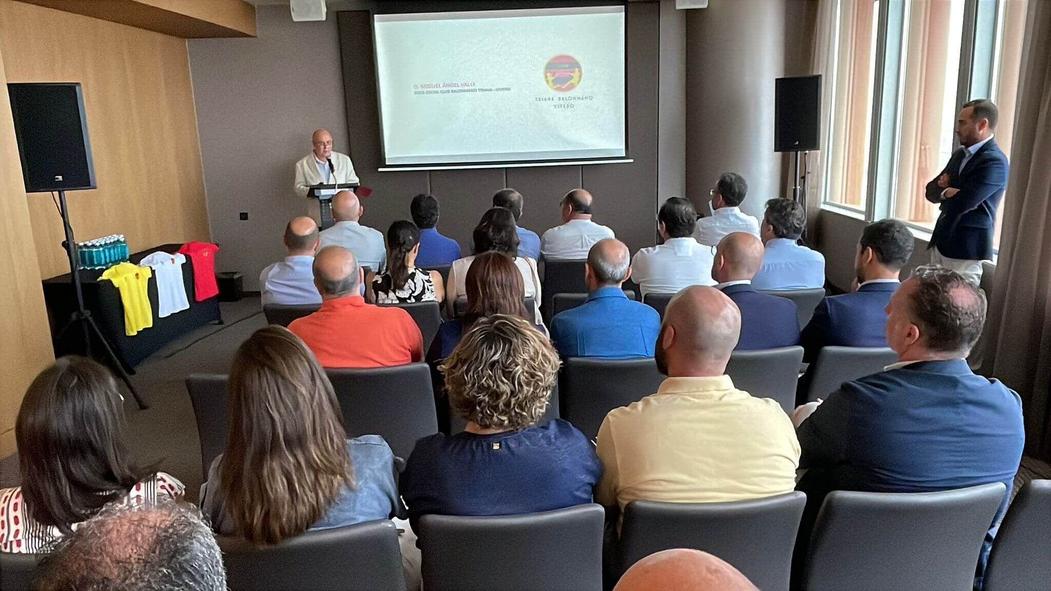 Presentación del nuevo proyecto del Club Triana Balonmano Vivero.