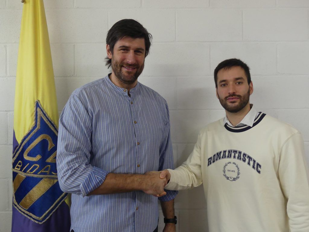  Renovación de Cavero con el Bidasoa-Irún.