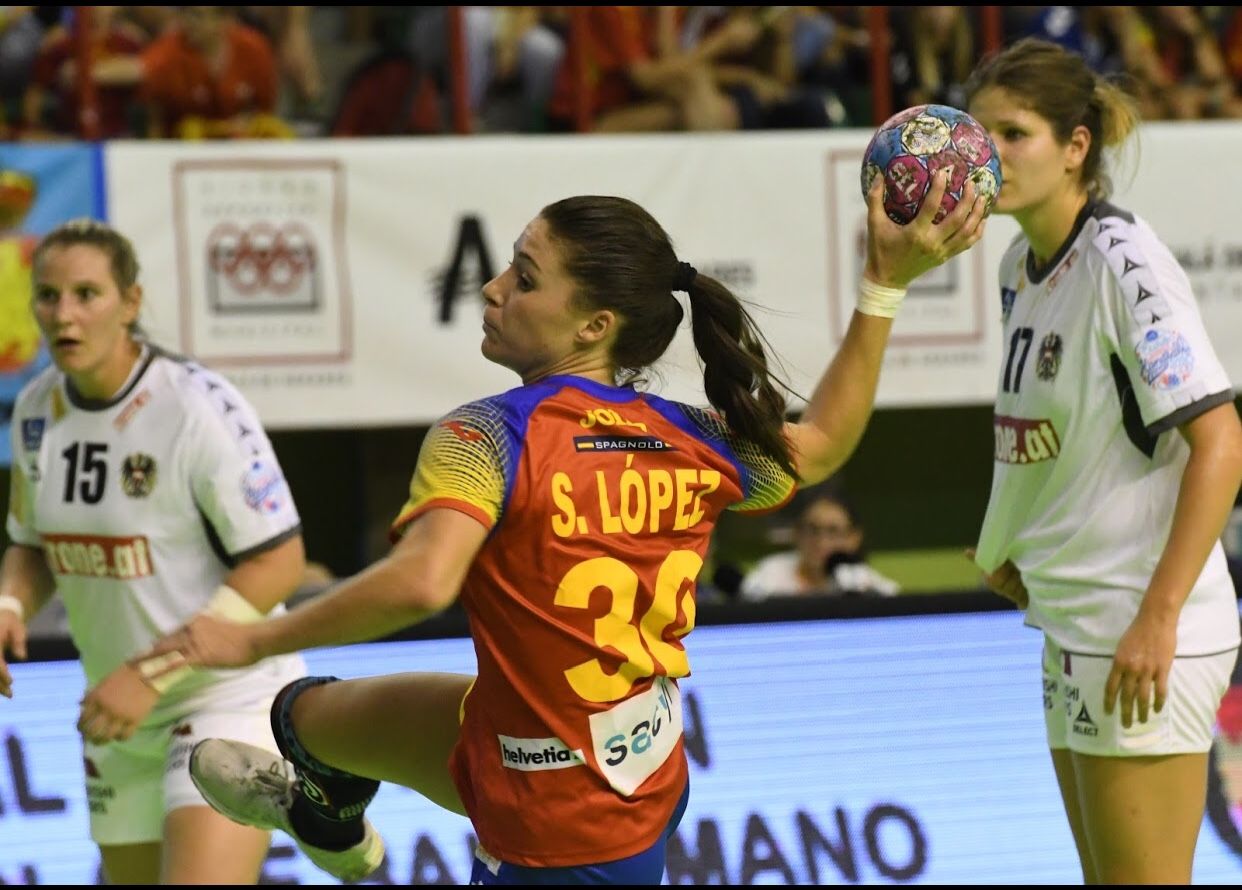  Sole López lanza con las Guerreras de España desde siete metros ante Austria.