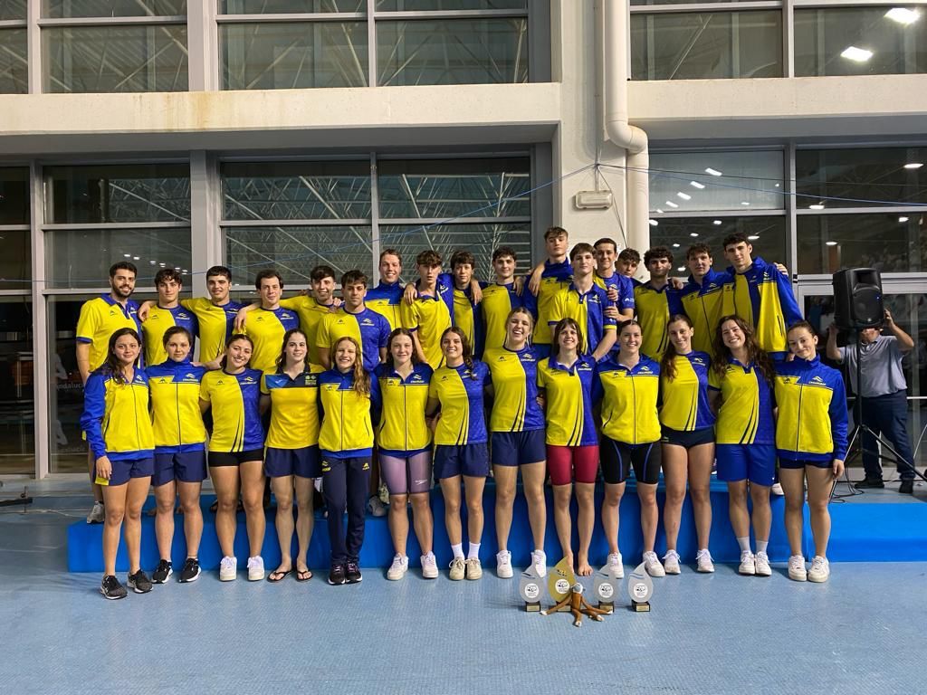 Churriana, equipo absoluto campeón en el Open de natación de Málaga..