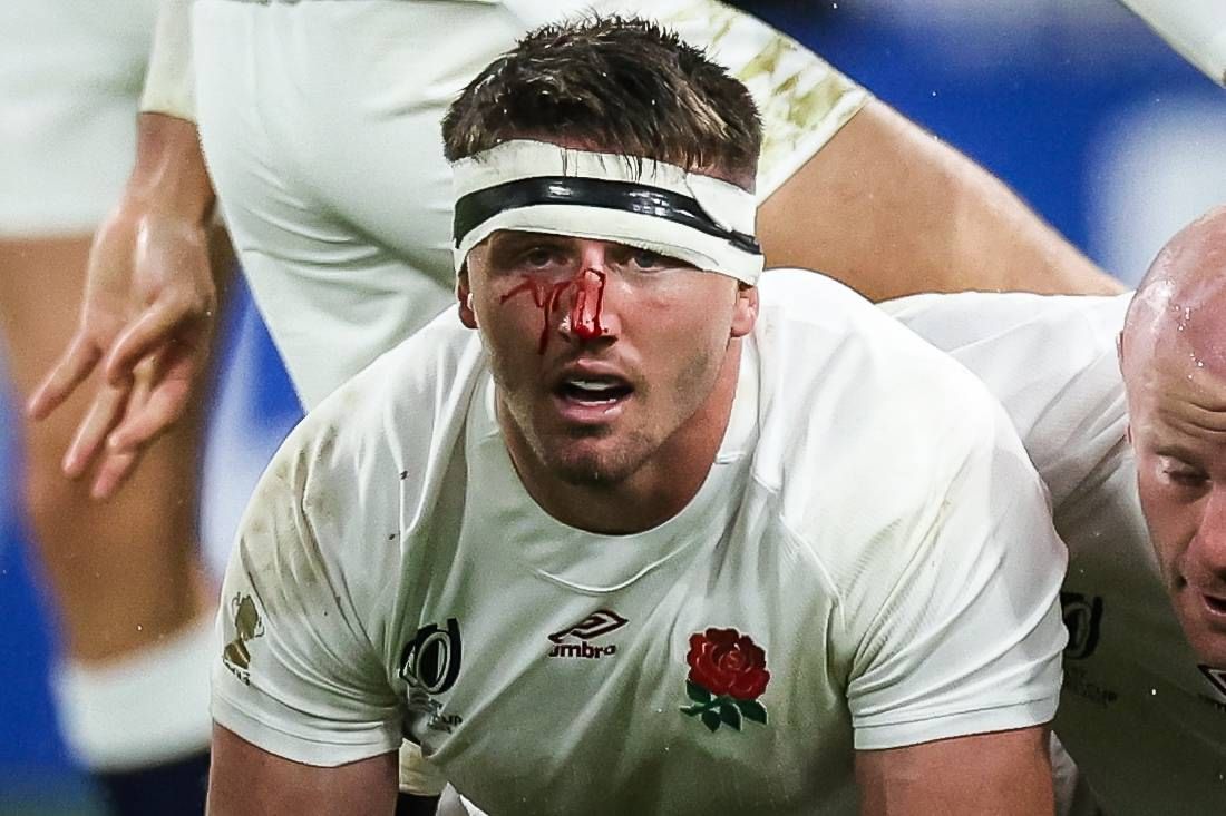 Tom Curry en las semifinales contra Sudáfrica.