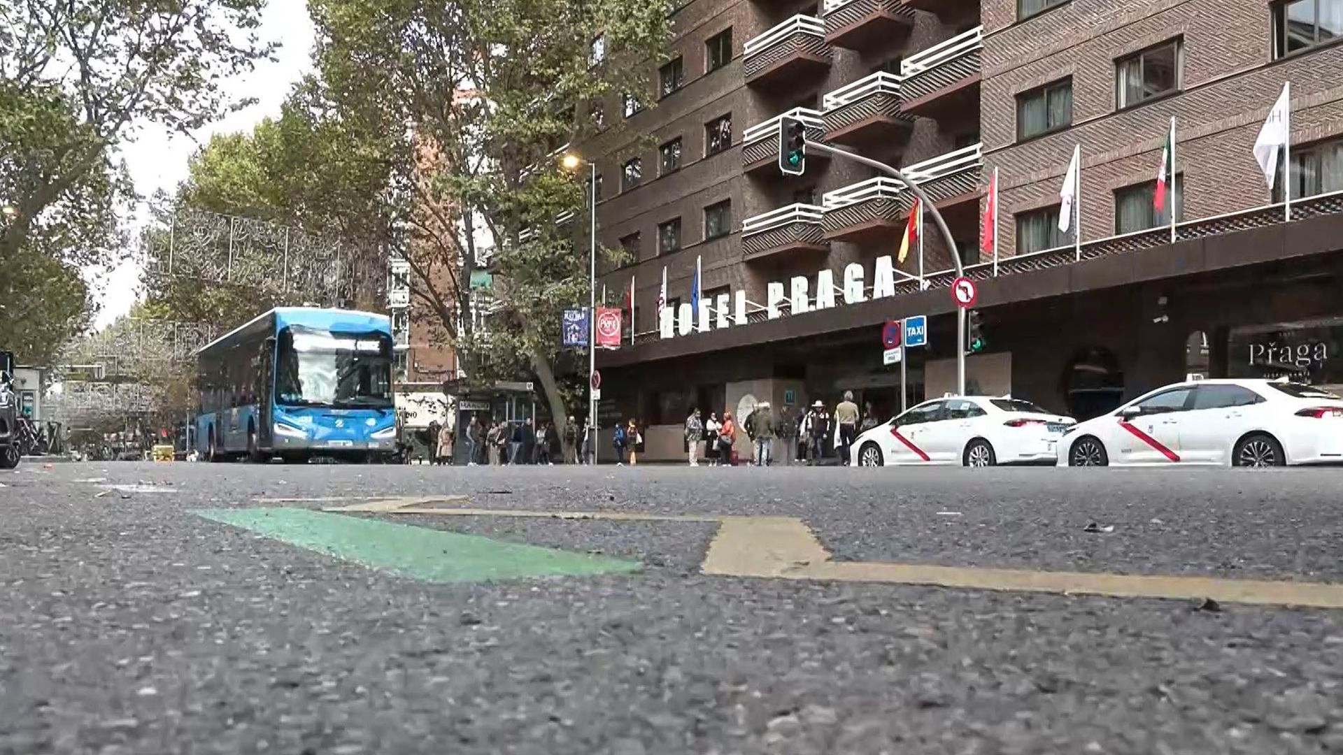 Tirotean un coche y secuestran a su conductor en Carabanchel