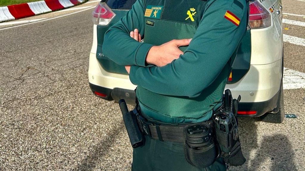Agente de la Guardia Civil uniformado
