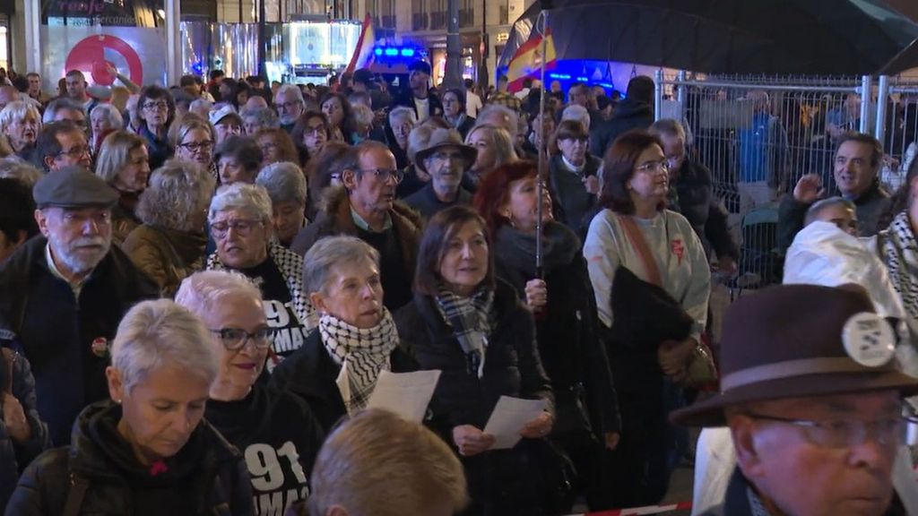 El sentido homenaje de los familiares de los fallecidos por covid en residencias en el Día de Todos los Santos