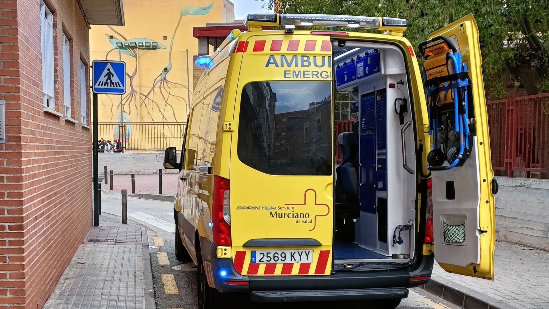 Hallan muerto a un hombre en un contenedor de ropa de Las Torres de Cotillas, Murcia