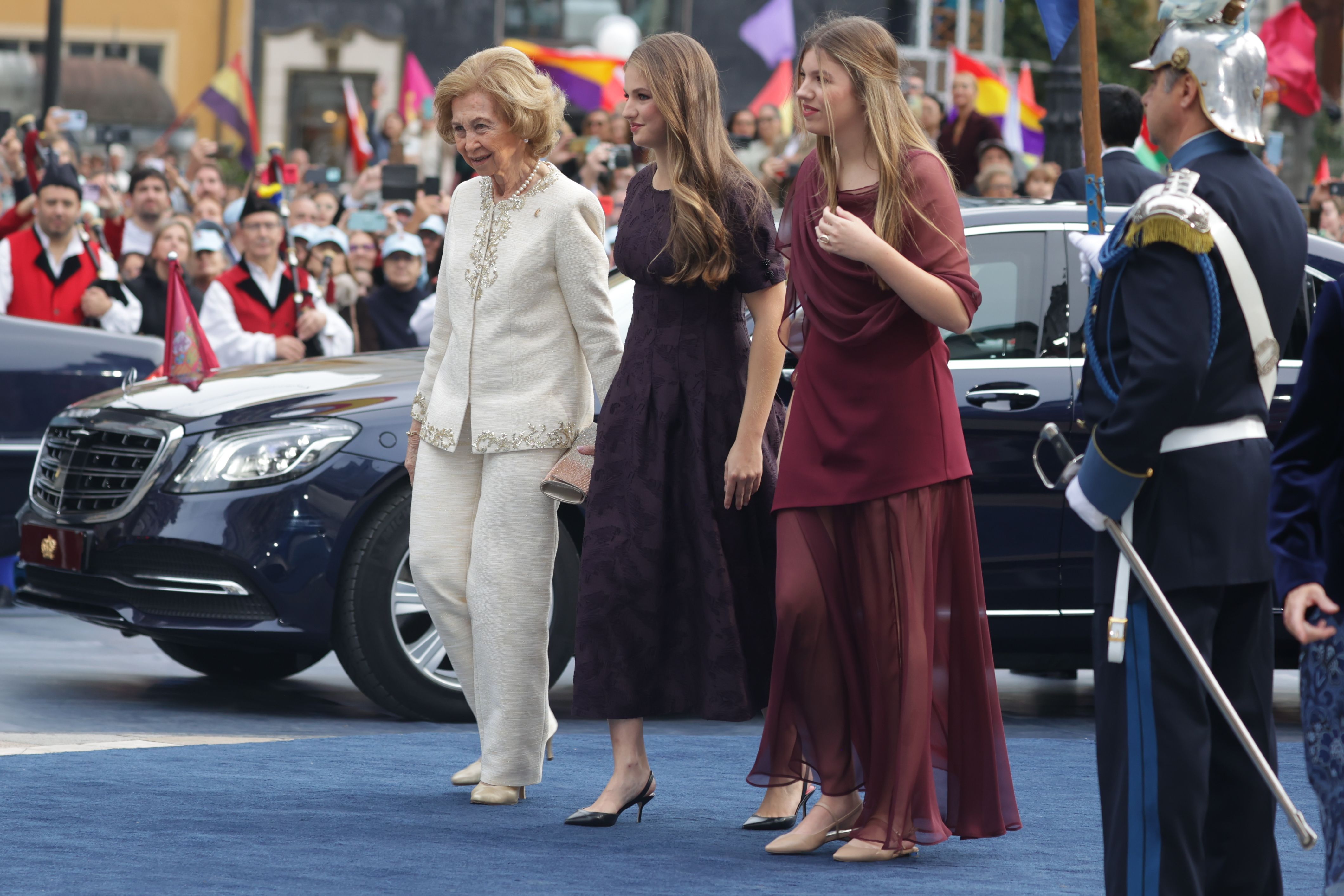 La reina Sofía, la princesa Leonor y la infanta Sofía en los Premios Princesa de Asturias