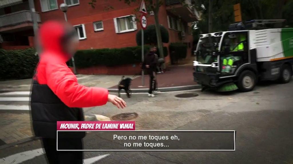 El encontronazo de Mounir, padre de Lamine Yamal, con la prensa: "No me toques" ¡Vaya fama! 2025 Top Vídeos 47