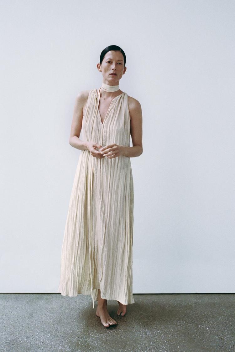 Vestido fluido efecto crinkle