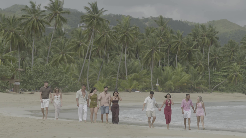 Avance | Así ha sido la llegada de las cinco parejas de 'La isla de las tentaciones 9' a la playa: "Me tiembla todo"