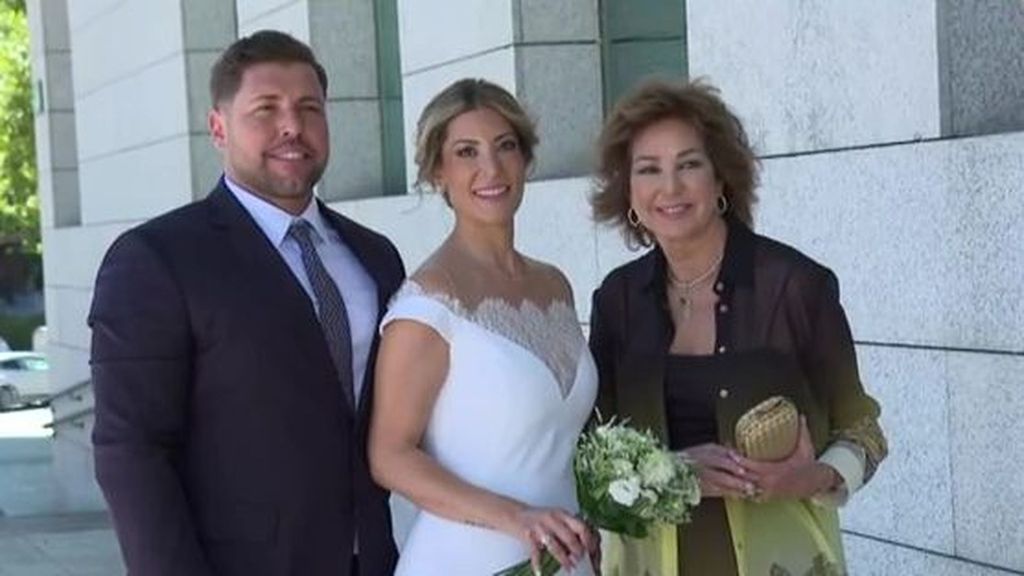 Ana Rosa Quintana, muy emocionada tras la boda de su sobrino Kike: ''He llorado. Se merece ser feliz'' Fiesta 2024 Top Vídeos 272