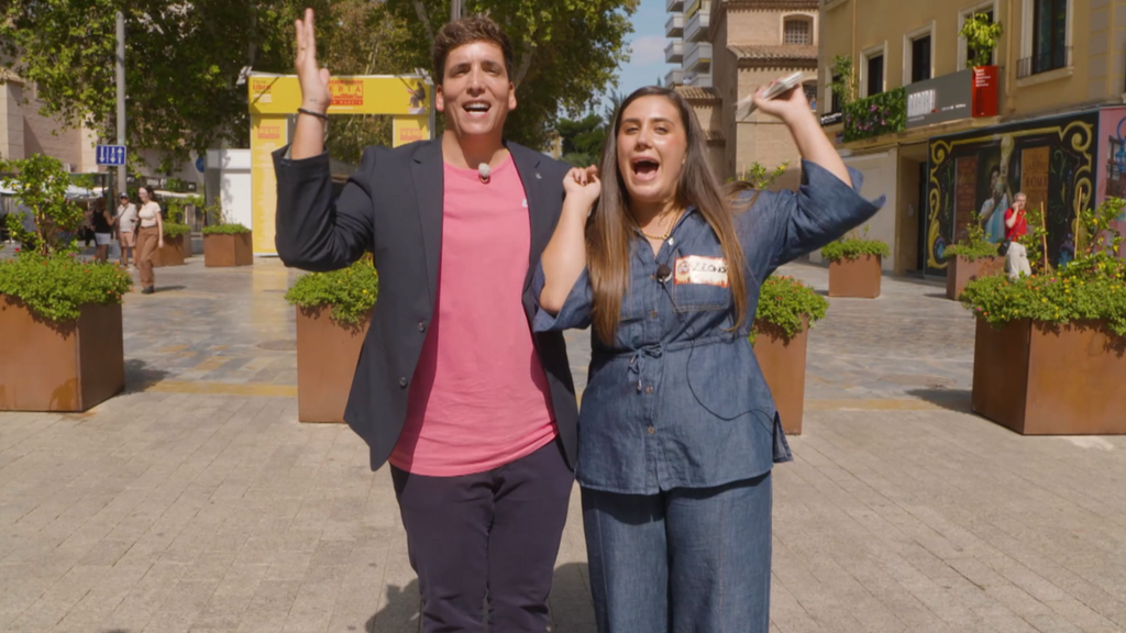 El equipo de 'Lo sabe, no lo sabe' no puede rechazar la invitación de una concursante al ganar 9.000 euros: "Venís todos"