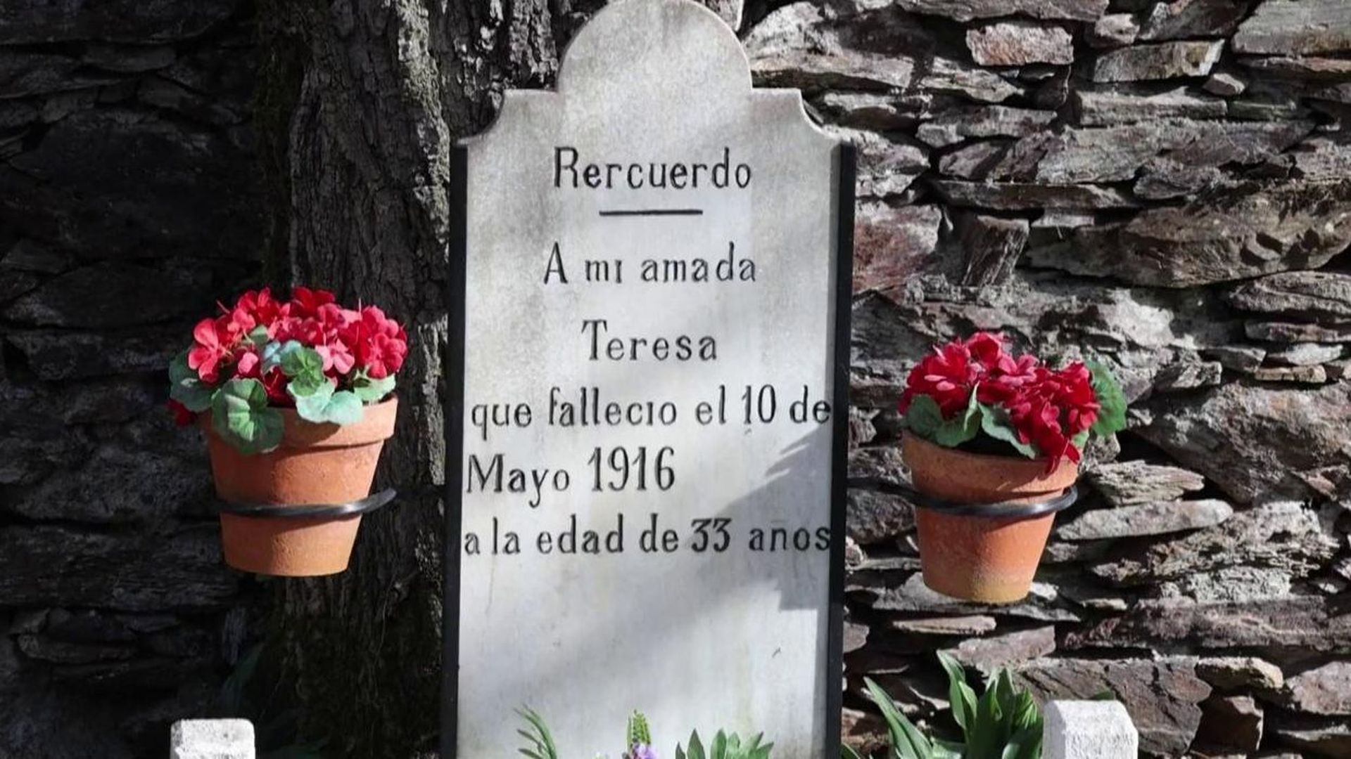 El cementerio de Teresa, el más pequeño de España: historia de un amor prohibido