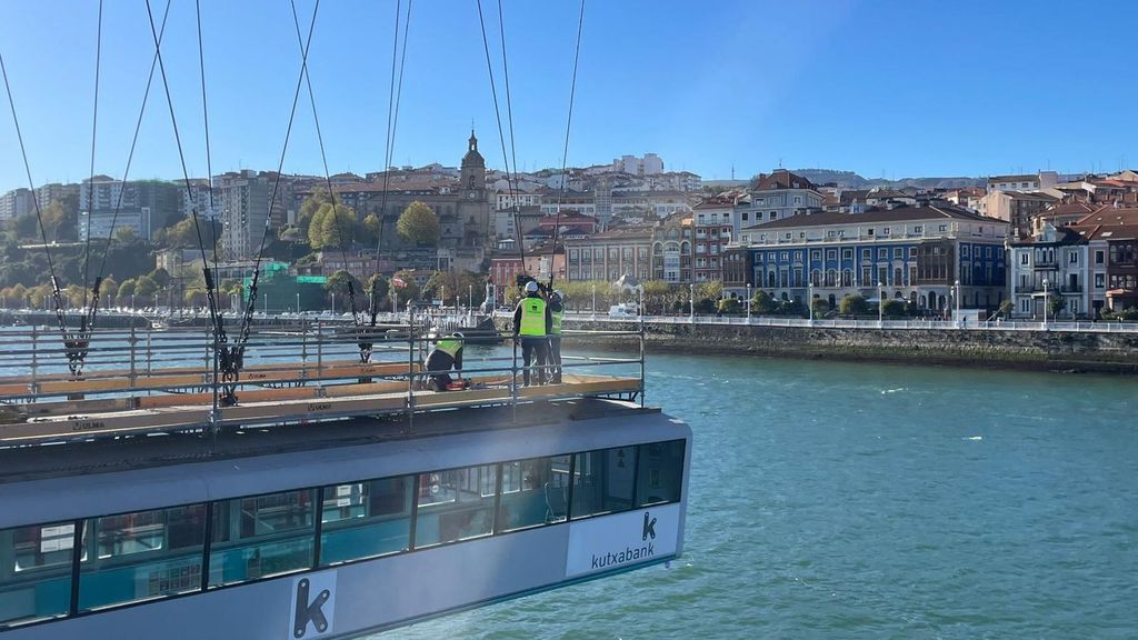 Este lunes a primera hora han arrancado los trabajos en el Puente Colgante