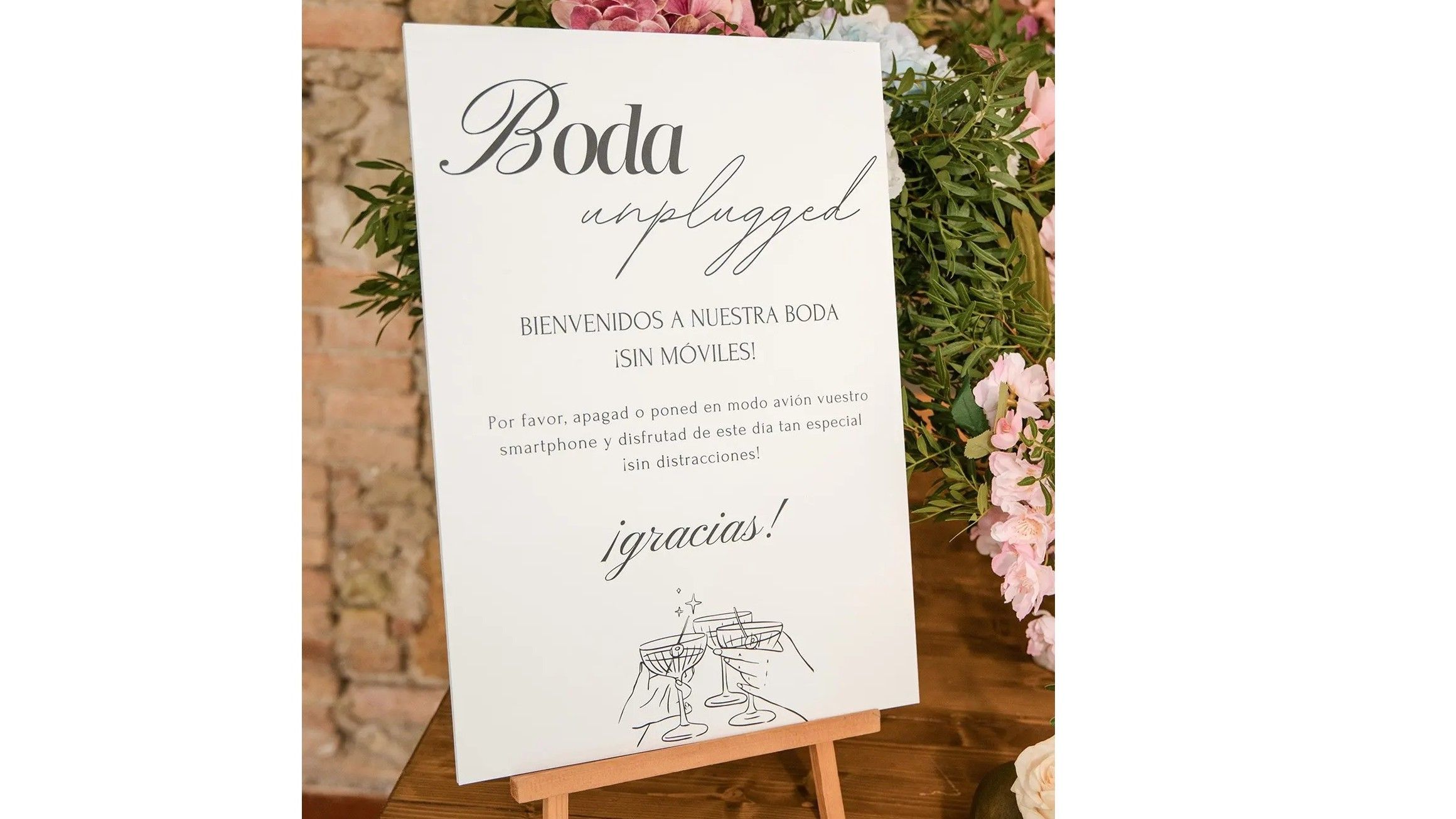 Informa a los invitados de que es una boda "cero pantallas". FUENTE: Camera Obscura Photo & Film