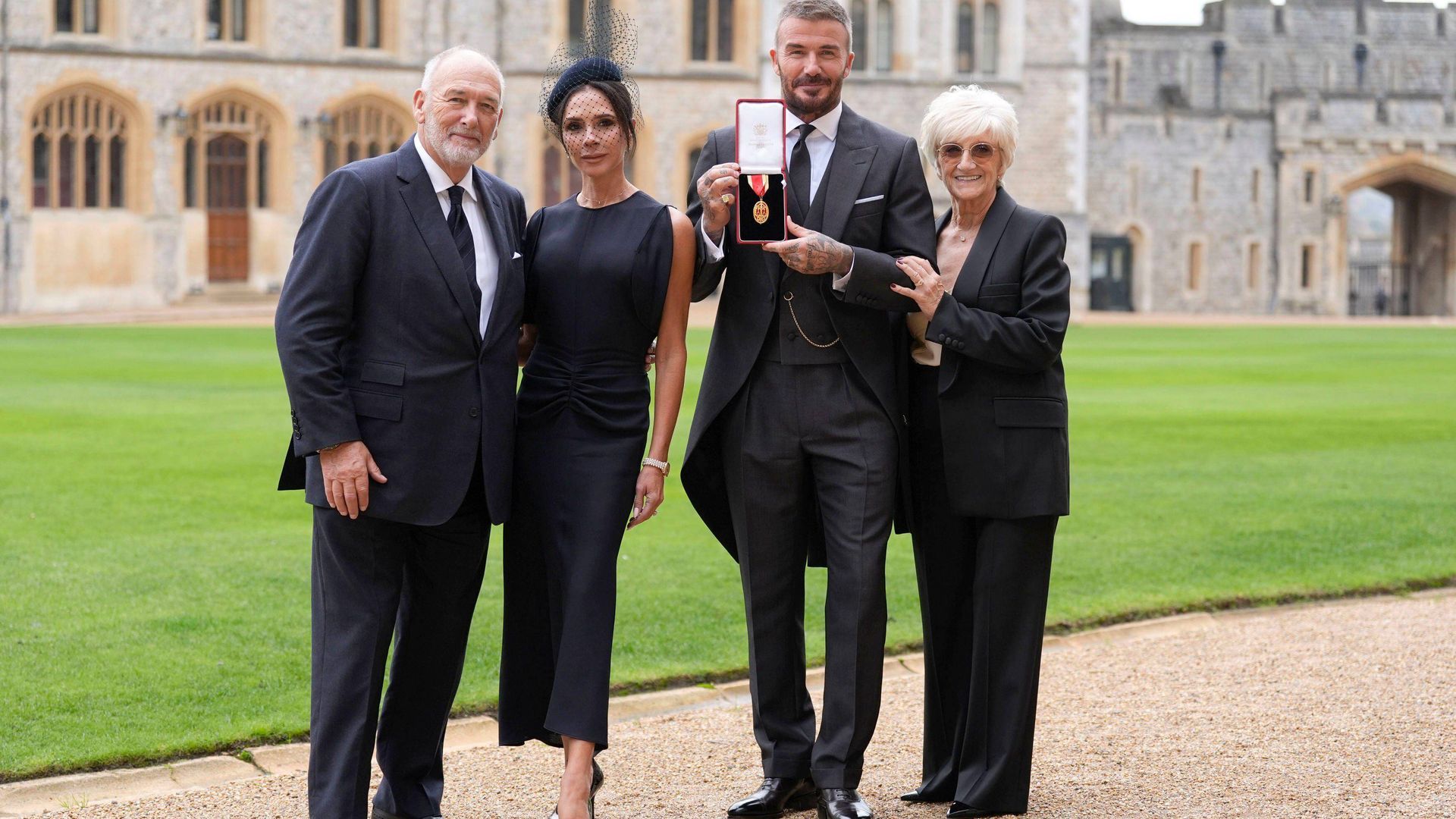 David y Victoria Beckham junto a los padres del exfutbolista en el Castillo de Windsor