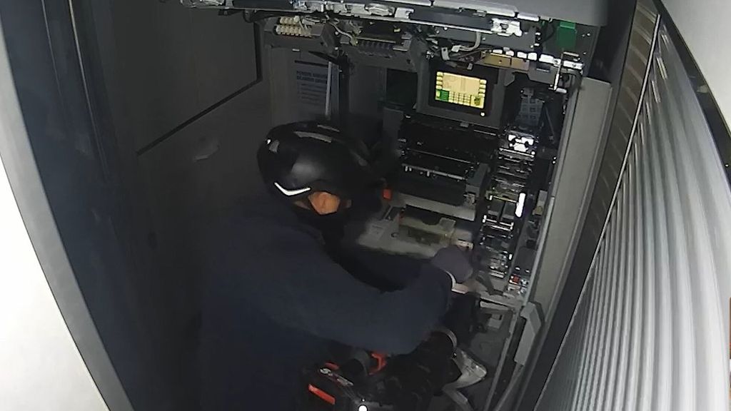 Detenidos dos hombres que robaban cajeros automáticos itinerantes en lugares despoblados