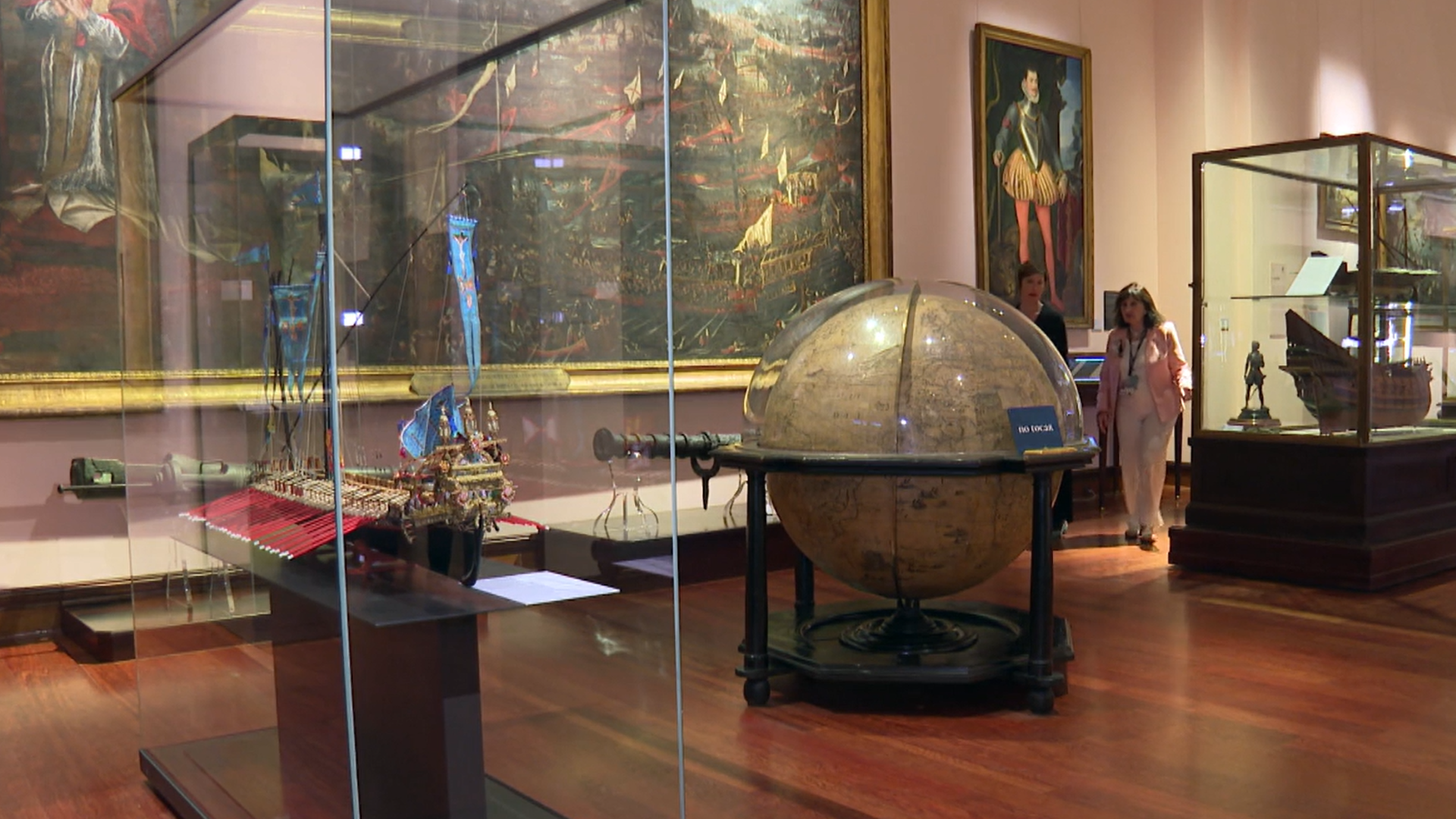 La alegría de los ancianos que reconstruyen piezas y guían a los turistas en el Museo Naval de Madrid: "Es mi mayor ilusión”