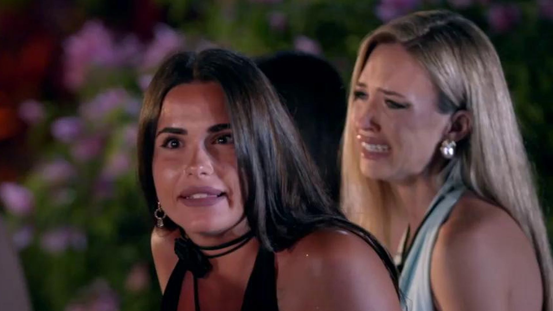 Las chicas ven imágenes por primera vez en 'La isla de las tentaciones' y estalla la tensión al ver a sus novios: "¡'Angelitos, a cada uno más bueno'!"