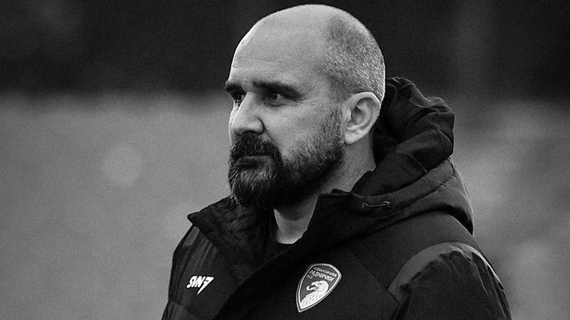 Muere el entrenador de fútbol Mladen Zizovic a los 45 años tras sufrir un infarto en pleno partido