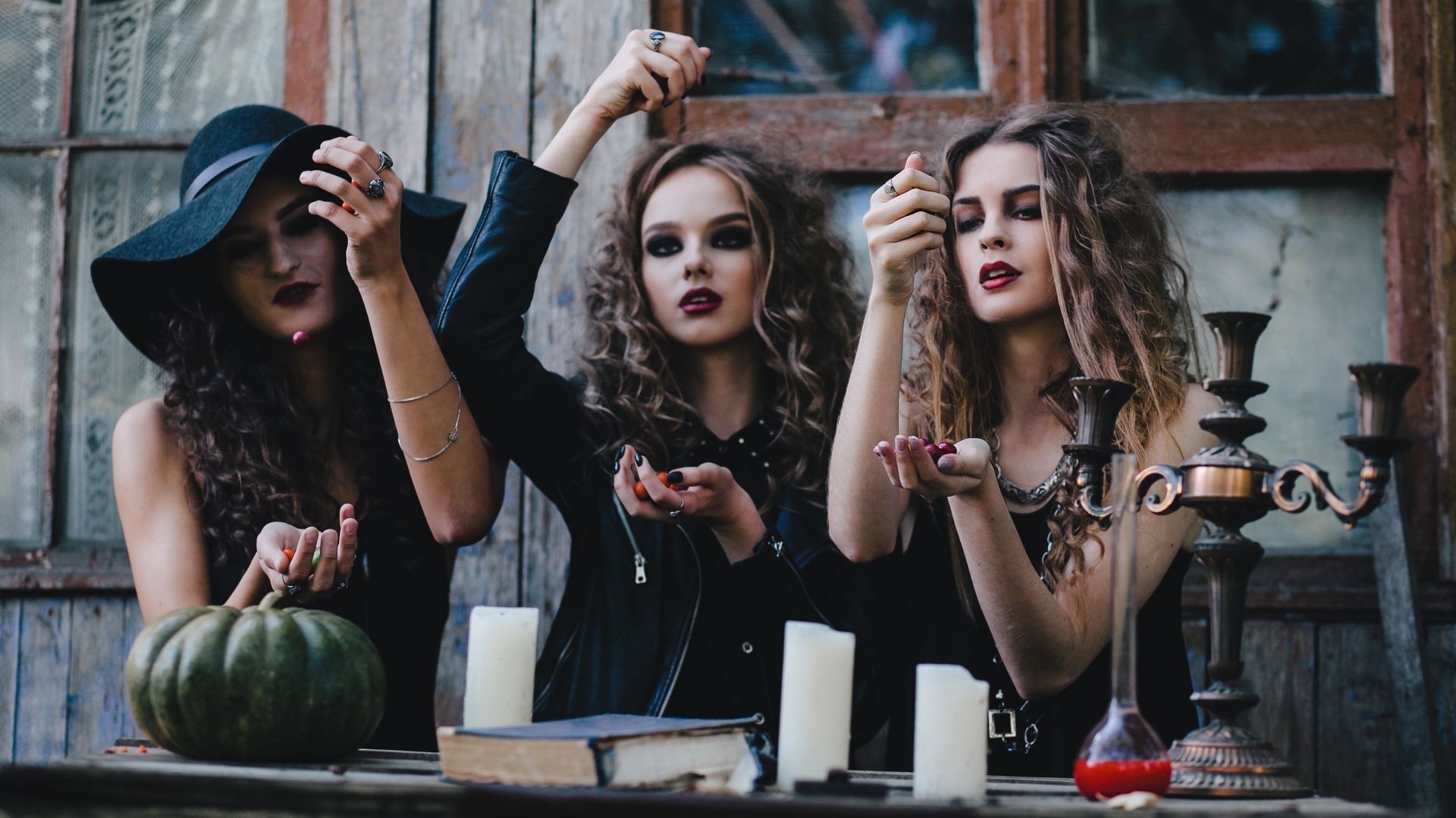 brujas-haciendo-un-ritual