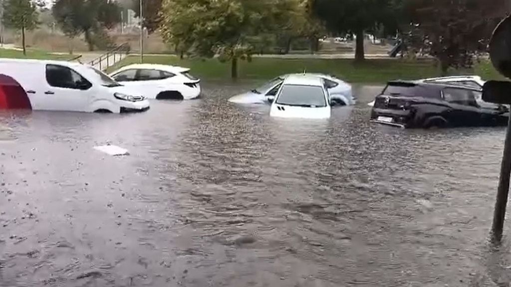 Una fuerte tormenta deja en Cáceres 18 litros en media hora e inunda la zona de la estación de autobuses
