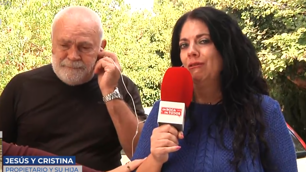 Las lágrimas de Cristina, hija de los propietarios de una casa okupada en Elche: "A mi padre le ha dado un infarto"