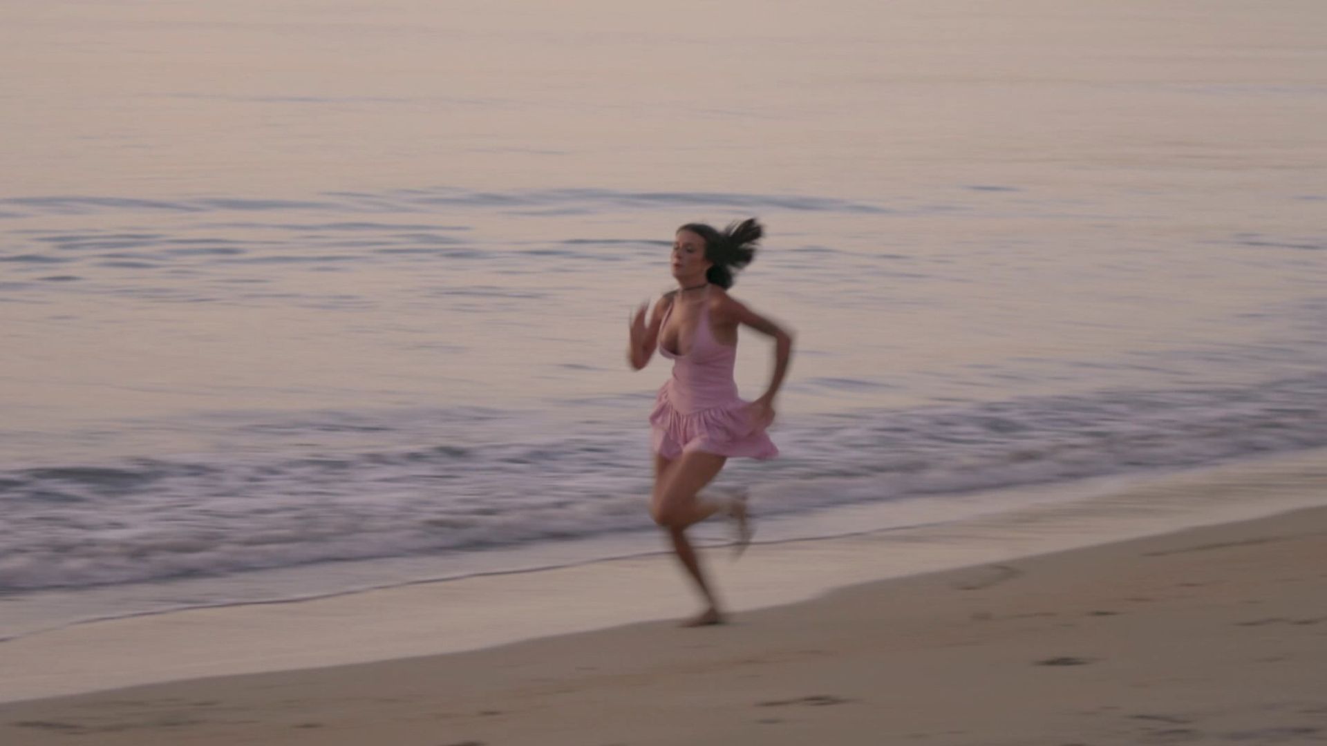 Sandra corre desesperada detrás de Juanpi en una despedida de las parejas llena de lágrimas: “Tú no me quieres”