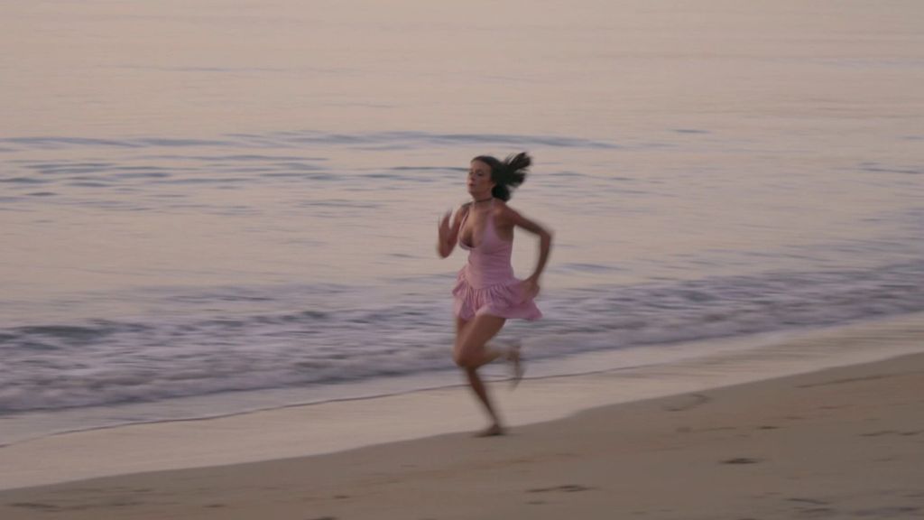 Sandra corre desesperada detrás de Juanpi en una despedida de las parejas llena de lágrimas: “Tú no me quieres”