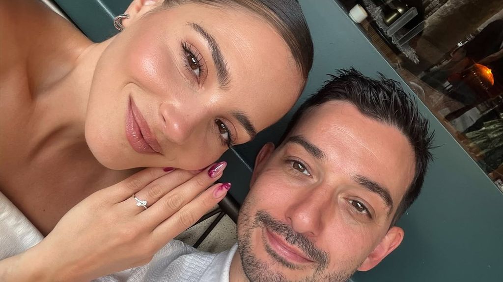 Andrea Duro y su prometido